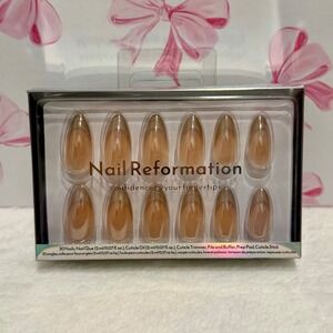 Nail Reformation Almond Shape Press On Nails Medium‎ Glamorous Beige Set 30